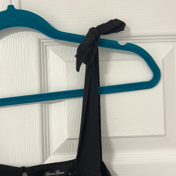 Anna Grace Black Dress - Picture 3 of 4